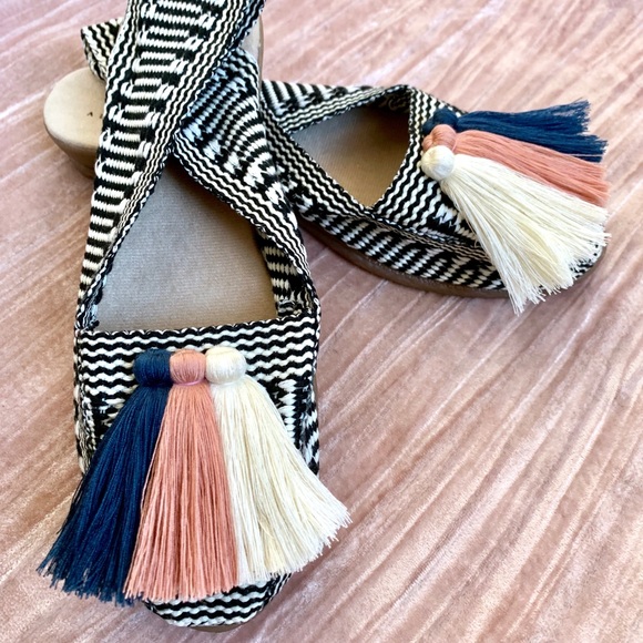 SOLD OUT ✨ Ballerina Flats - Picture 3 of 4